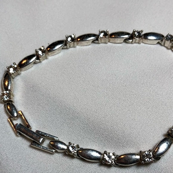 Vintage Rhinestone Avon Link Bracelet; silver-toned - Picture 2 of 3